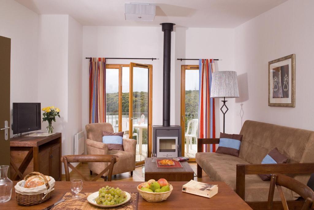 Madame Vacances Les Cottages De Valjoly Eppe-Sauvage Exterior foto
