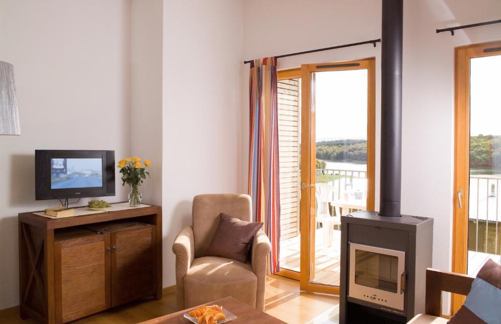 Madame Vacances Les Cottages De Valjoly Eppe-Sauvage Exterior foto